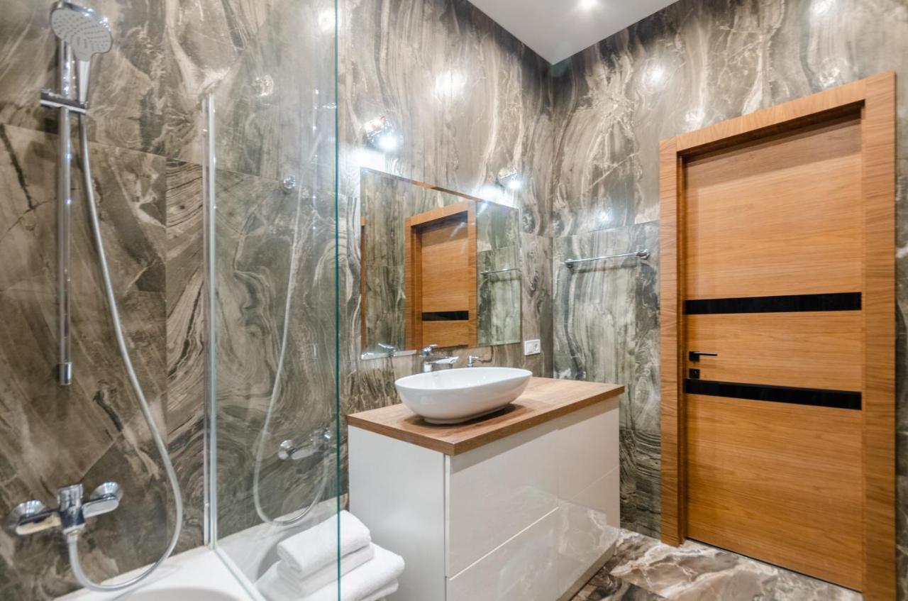Petrovdom Apartaments 8-188 In Rc Central Park, 7 John Mccain Street Kiew Exterior foto